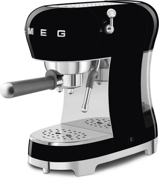 Smeg ECF02 pistonmachine espresso curvy retro design stoompijpje lungo 2024 opvolger ECF01